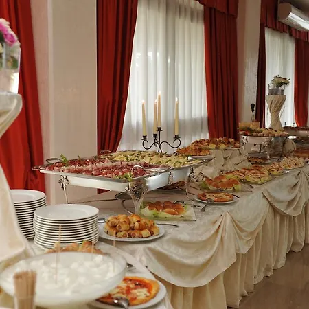 Miceneo Palace Otel 4*